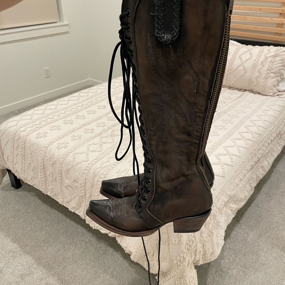 Elegant Brown Lace-Up Knee-High Boots Freebird Wilder Size 6